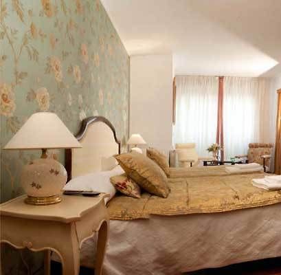 Ch Hostal Victoria Куенка Екстериор снимка