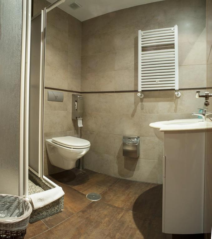 Ch Hostal Victoria Куенка Екстериор снимка