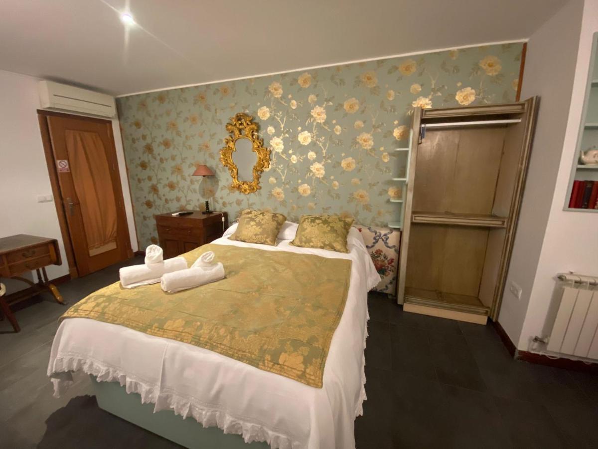 Ch Hostal Victoria Куенка Екстериор снимка