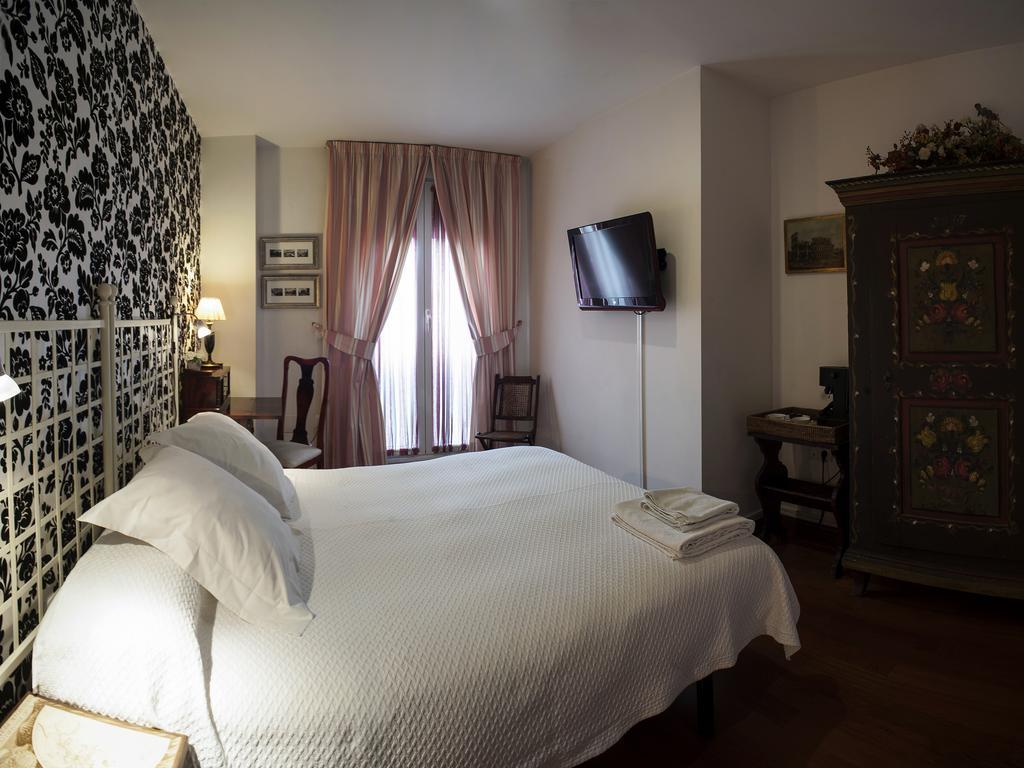 Ch Hostal Victoria Куенка Екстериор снимка
