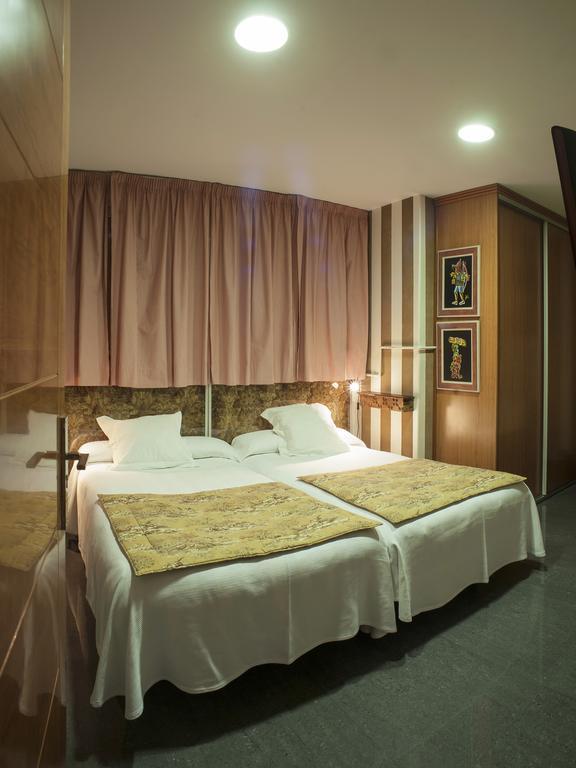 Ch Hostal Victoria Куенка Екстериор снимка