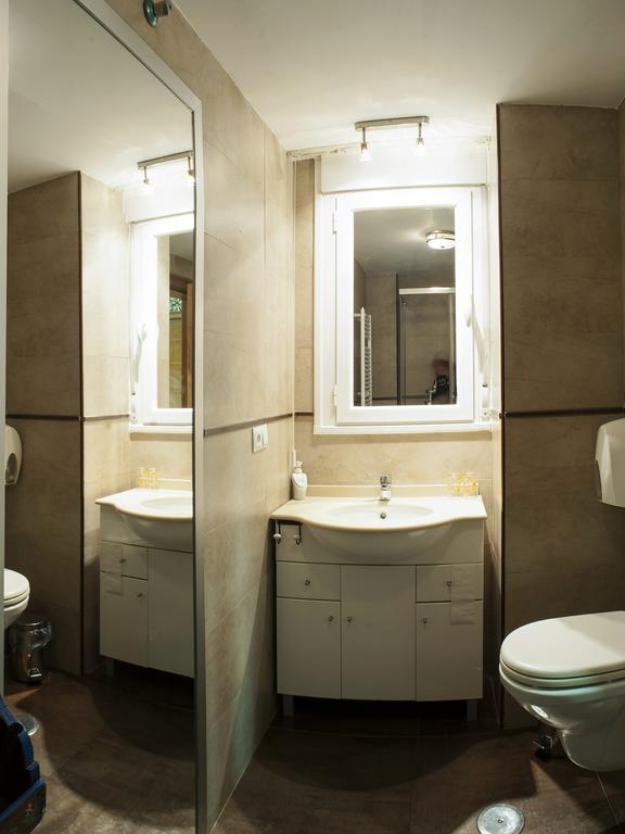 Ch Hostal Victoria Куенка Екстериор снимка