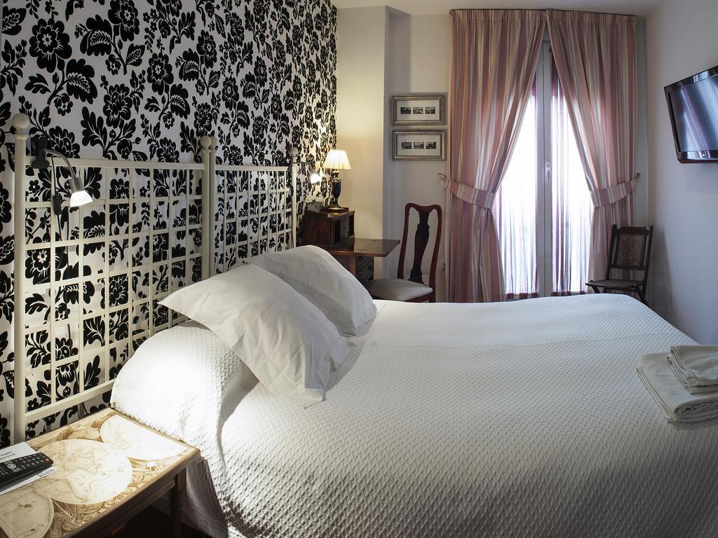 Ch Hostal Victoria Куенка Екстериор снимка