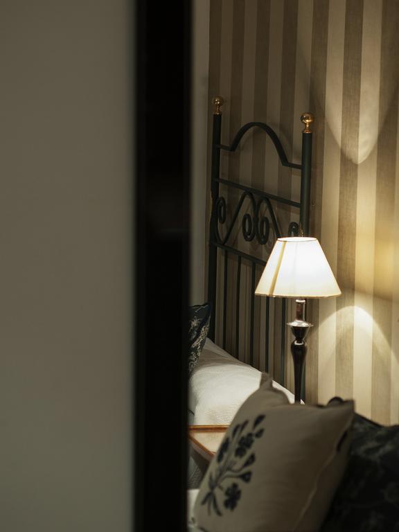 Ch Hostal Victoria Куенка Екстериор снимка