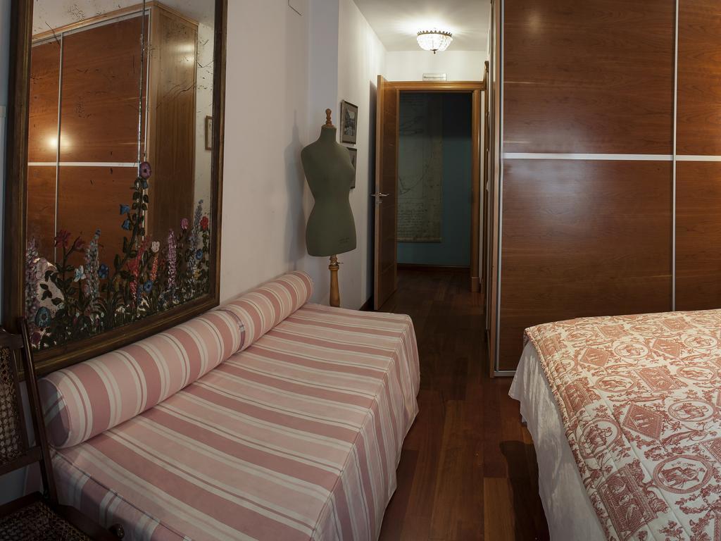 Ch Hostal Victoria Куенка Екстериор снимка
