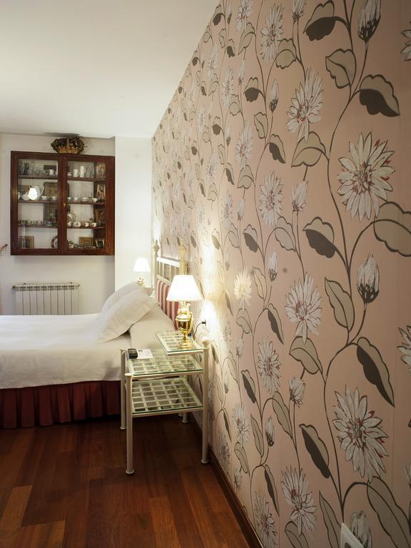 Ch Hostal Victoria Куенка Екстериор снимка